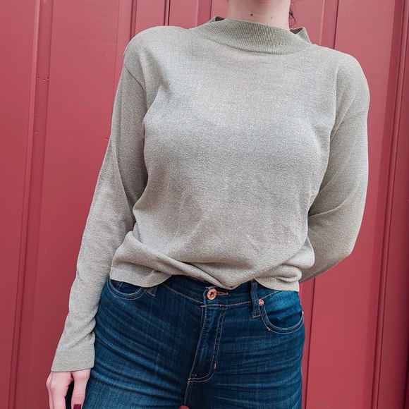 🚨 SOLD 🚨 Vintage Silk Mock Turtleneck - Picture 4 of 7